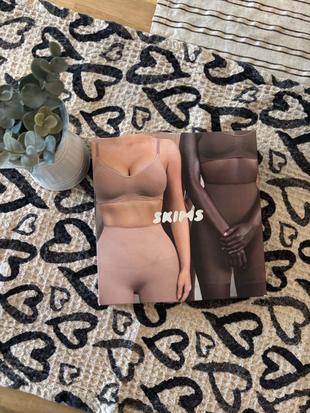 SKIMS Seamless Shaper Briefs Set in Nude & Cocoa